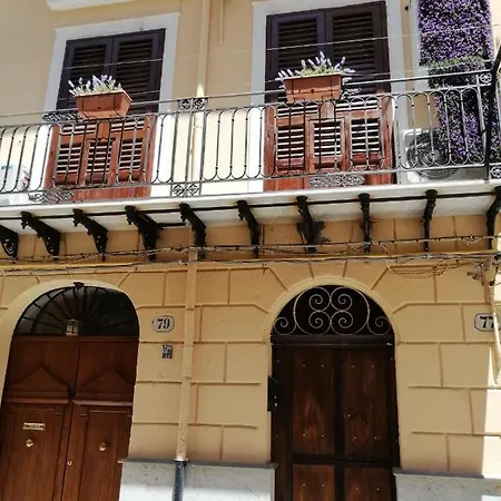 Casa Dada, Romantic House In Historic Centre Apartment *